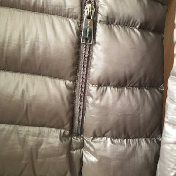 Light Weight Down coat, size M, Excellent condition ! - Picture 5 of 7